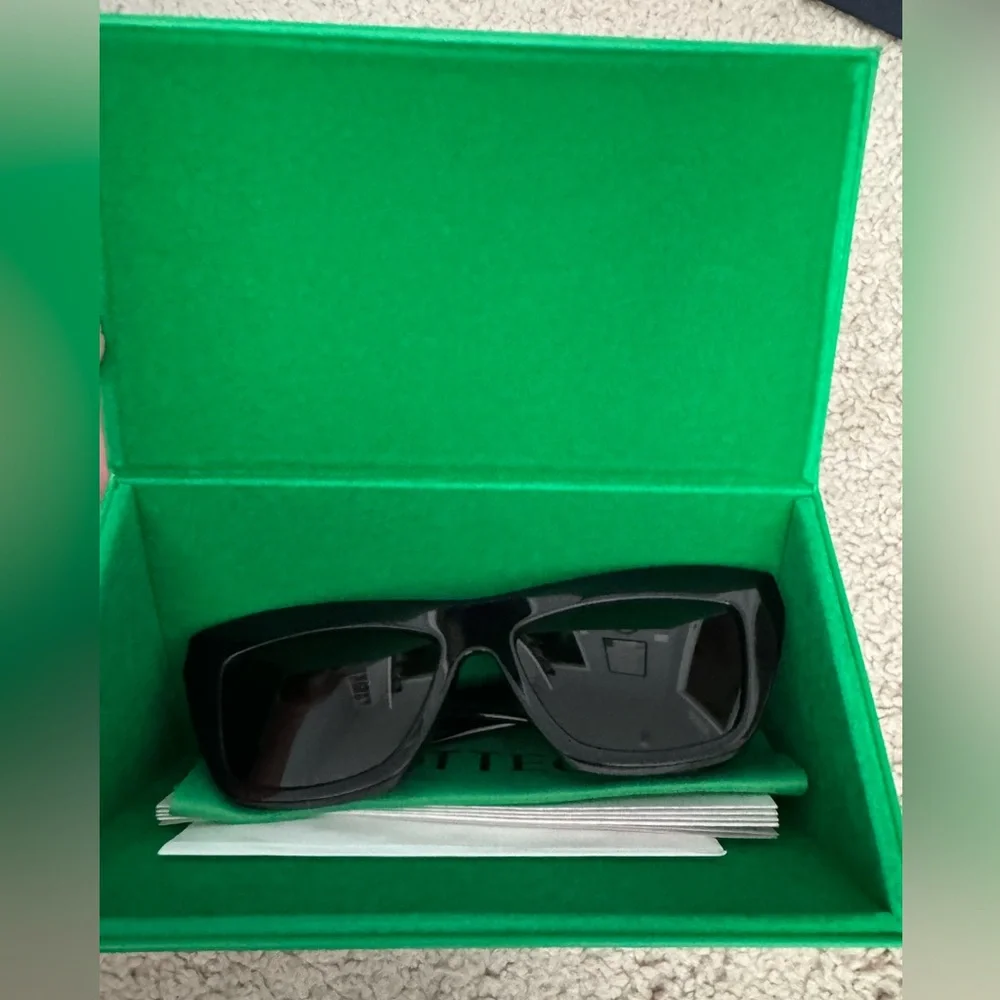 Like New Bottega Veneta Classic Ribbon Square Black Sunglasses w/Box